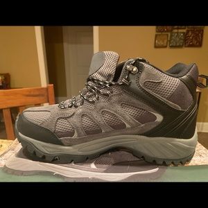 Khombu water protected work shoe